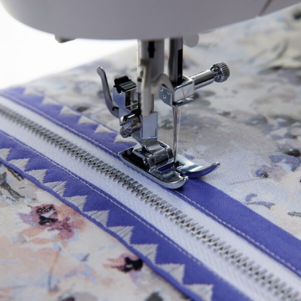 Singer C5655 Sewing Machine - inc. Extension Table