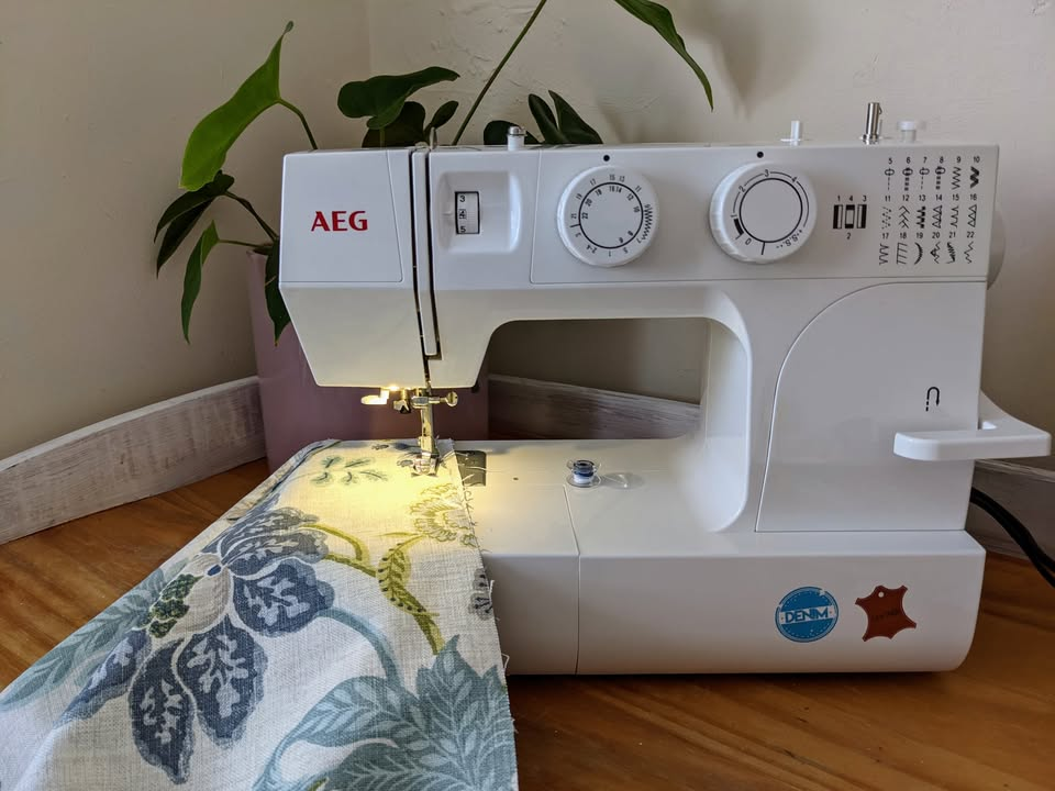 15DLK Sewing Machine - Ex Display Clearance