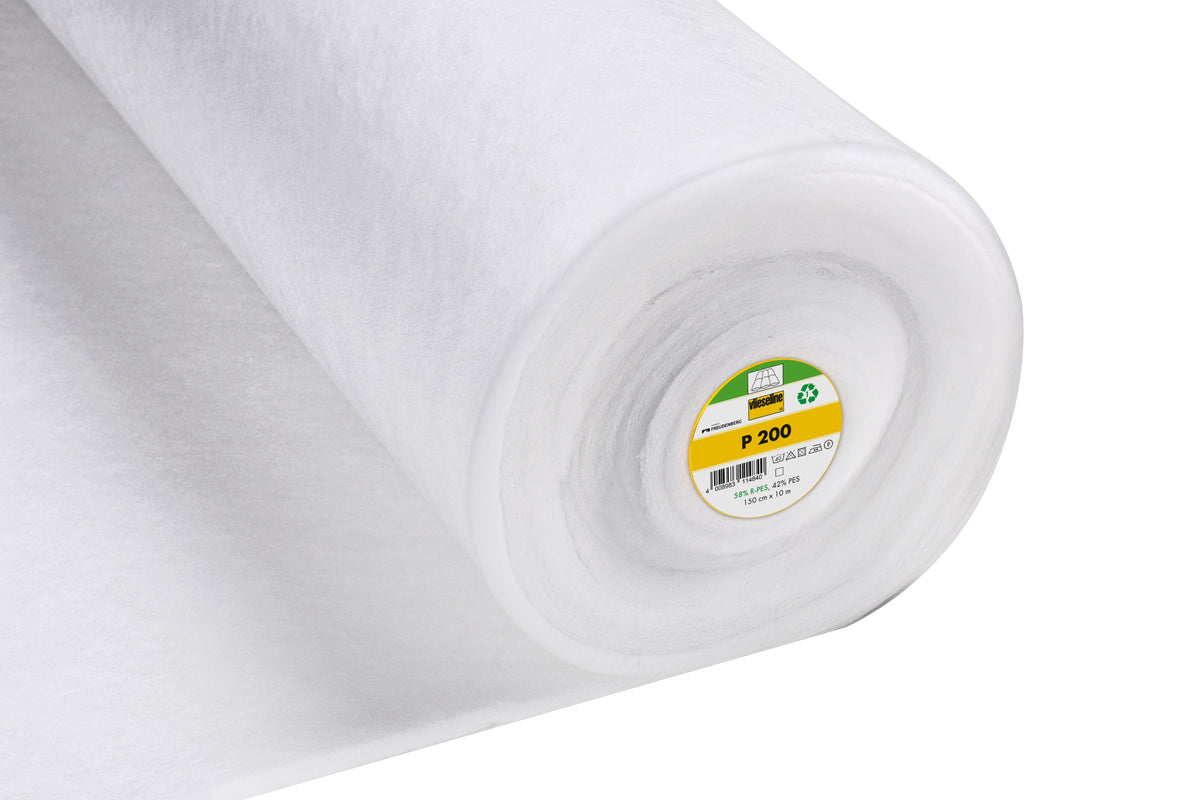 Roll of white Vlieseline extreme volume wadding