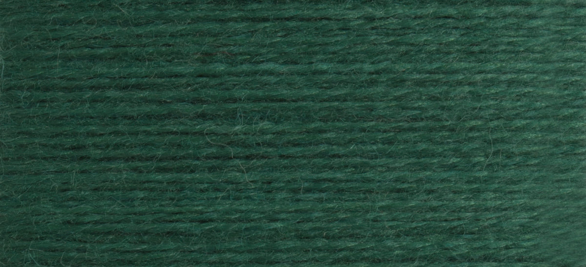 Card of Scanfil mending wool in fed green