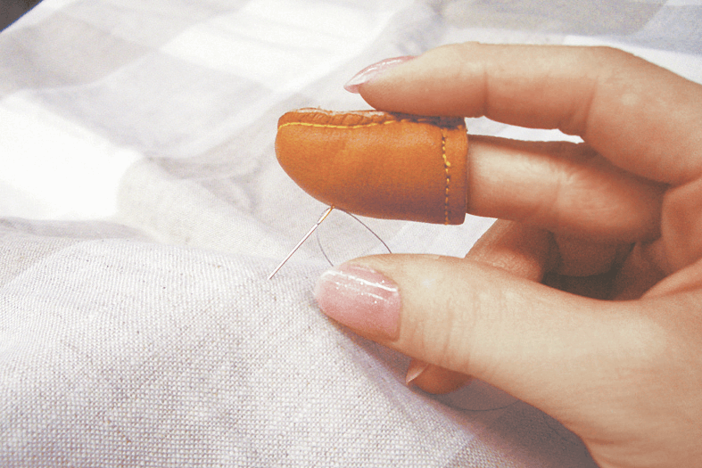Clover Large Leather Natural Fit Thimble