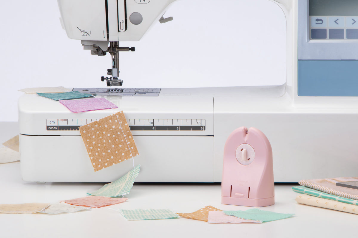 Clover Quick Cut desktop thread cutter
