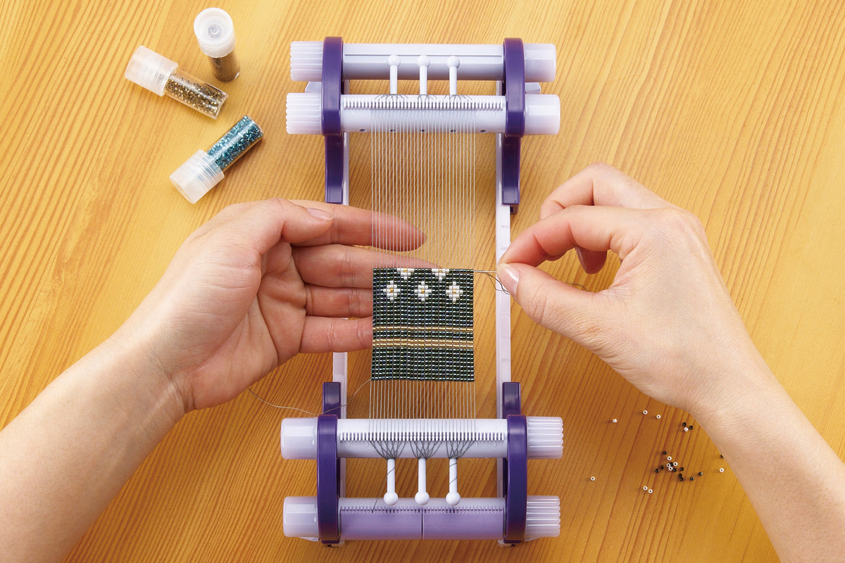 Clover beading loom