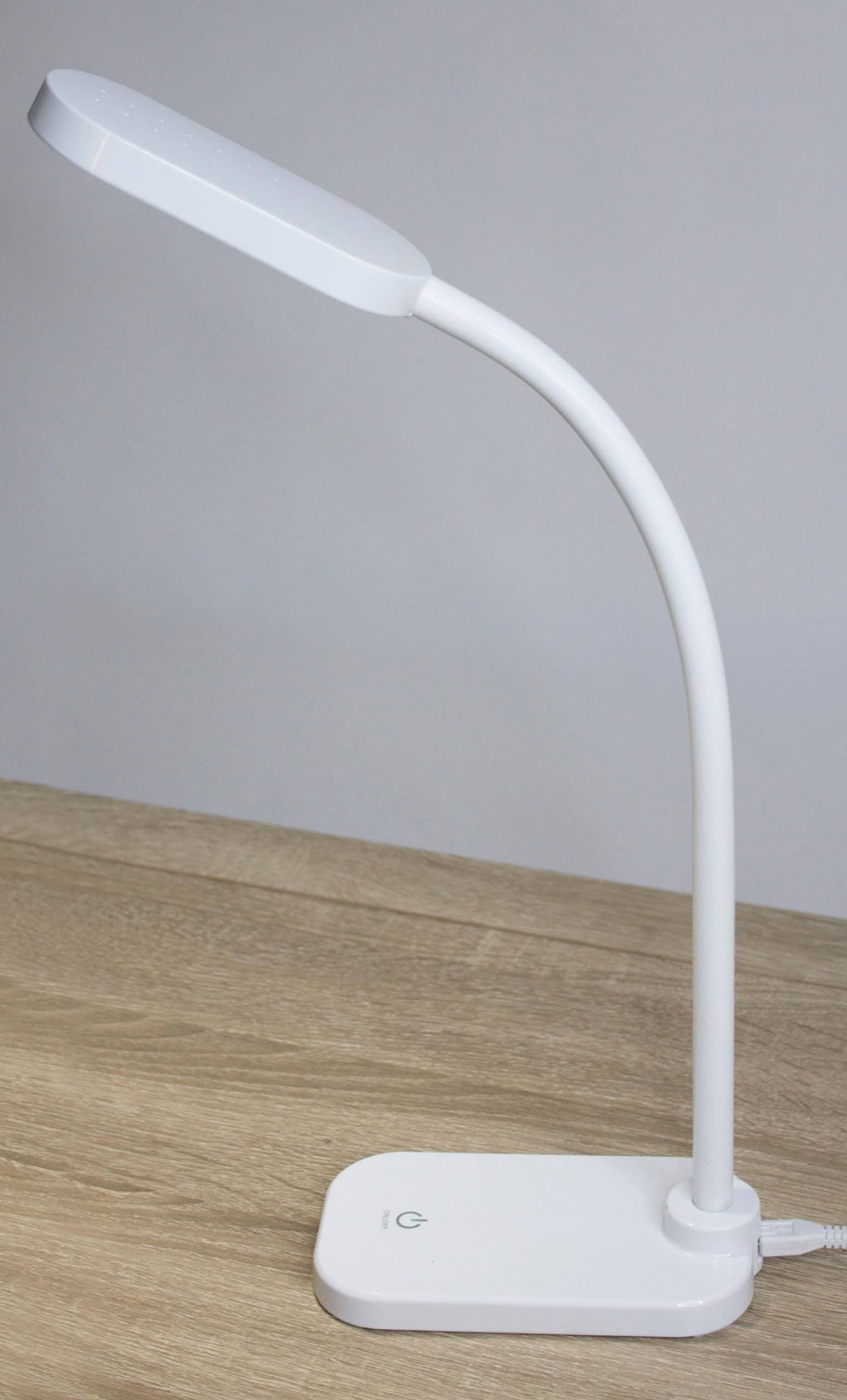 Native Lighting - LED Spotlight Desk Lamp (lightweight with daylight LED. Flexible goose neck - USB powered)