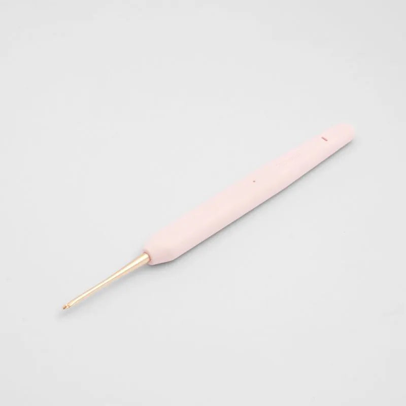 KnitPro Vybe 2mm crochet hook with blush soft-grip handle