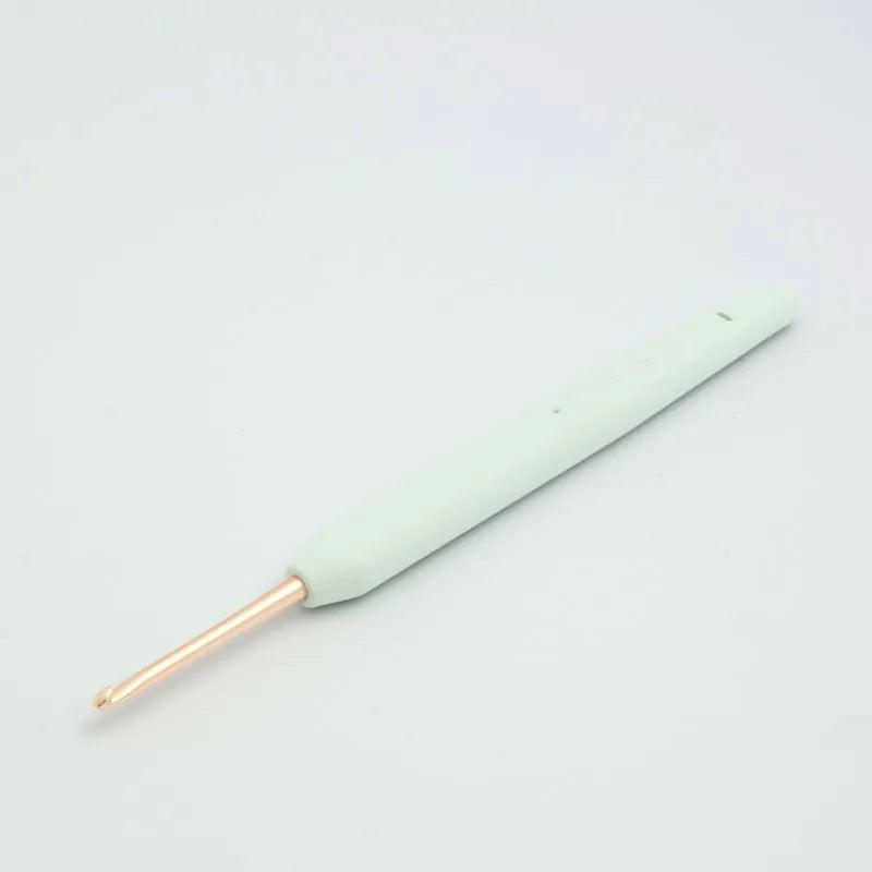 KnitPro Vybe 3.25mm crochet hook with mint soft-grip handle