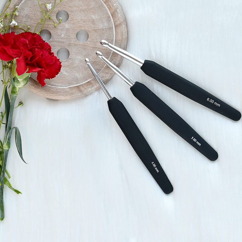 KnitPro 3.75mm silver aluminium crochet hook with black soft grip handle