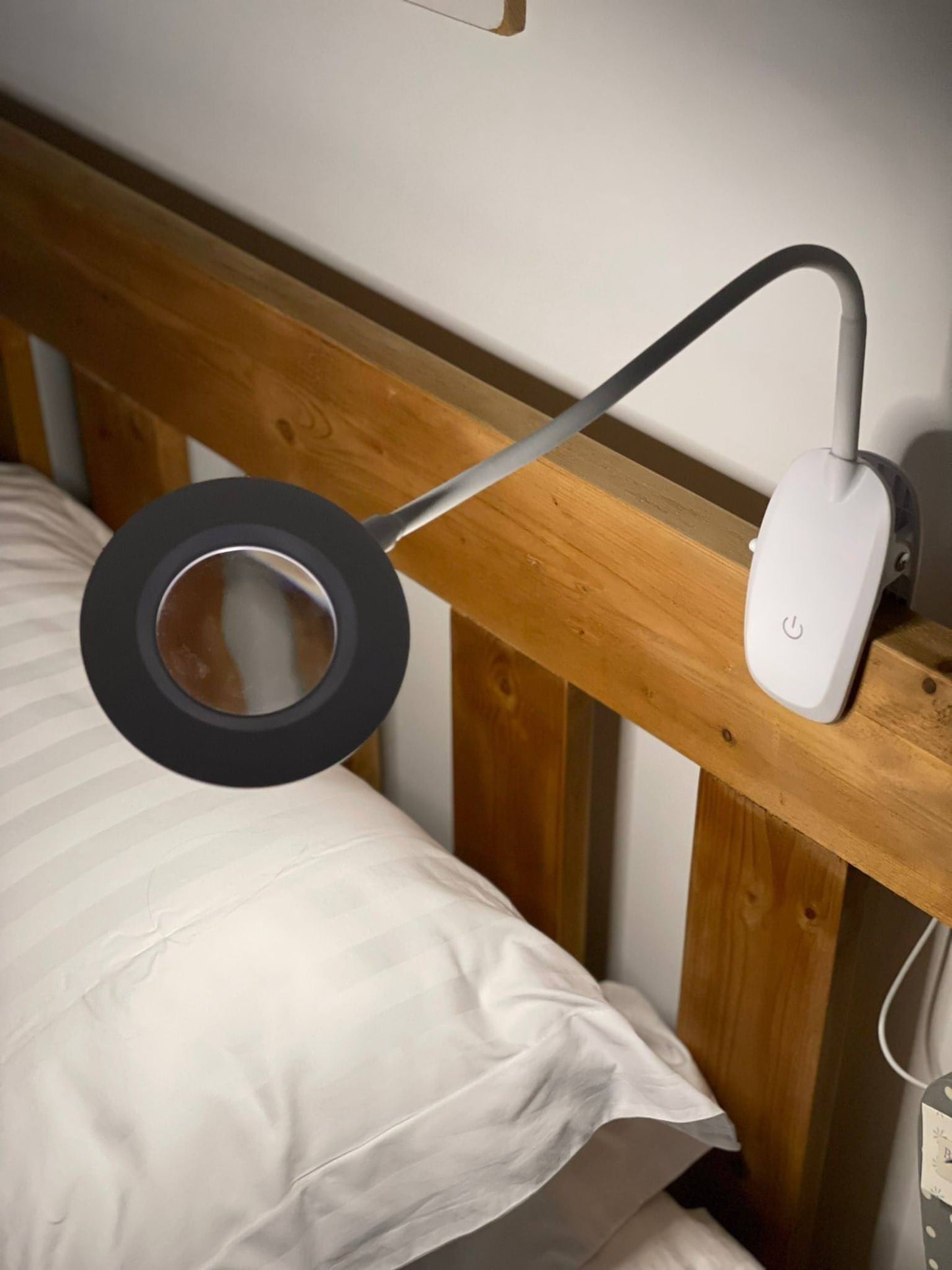 Native Lighting - White Clip On Magnifier (1.3X magnification lens surrounded by daylight LEDs with 3 step dimmer technology)