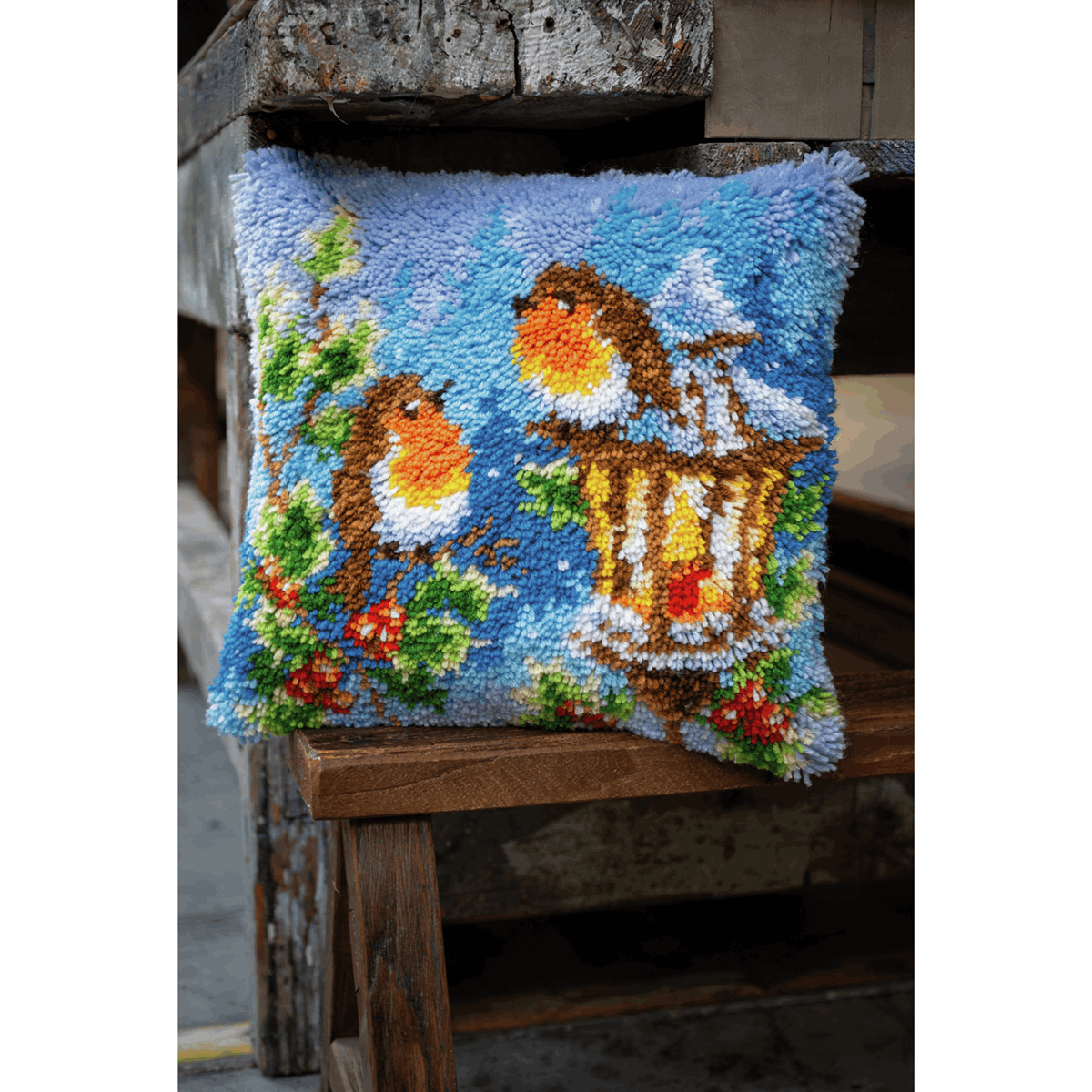 Latch Hook Cushion Kit - Robins with Christmas