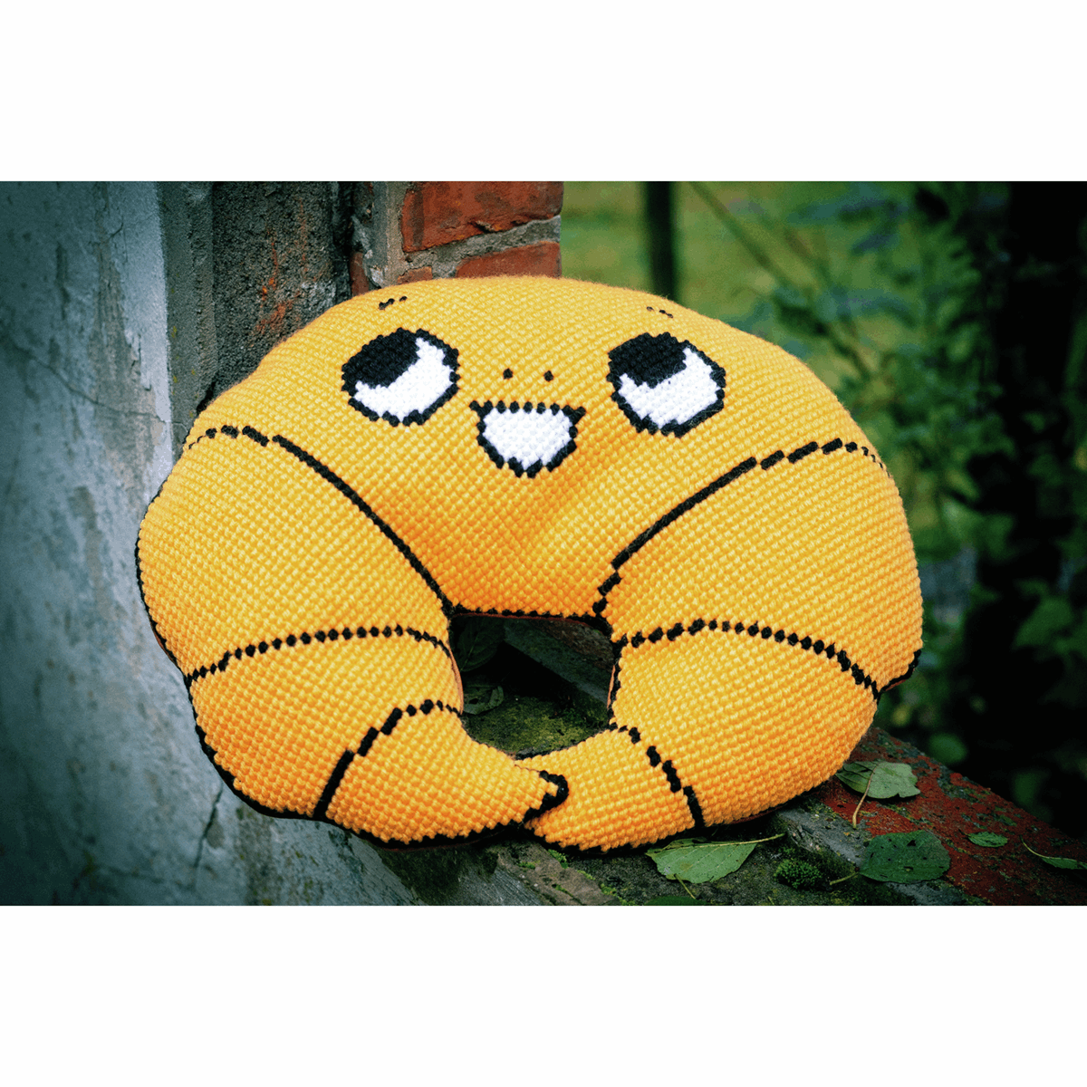 Vervaco Cross Stitch Cushion Kit - Eva Mouton: Croissant