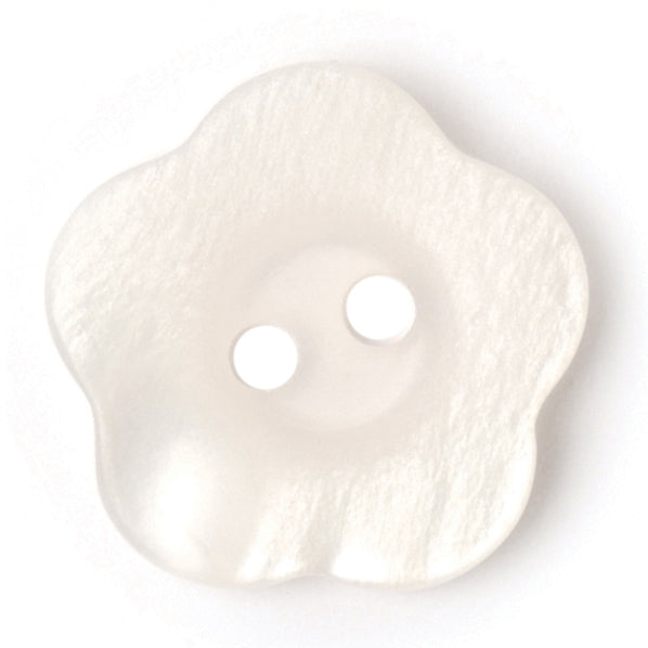 Close-up of pearly white five-petal flower buttons, 20mm