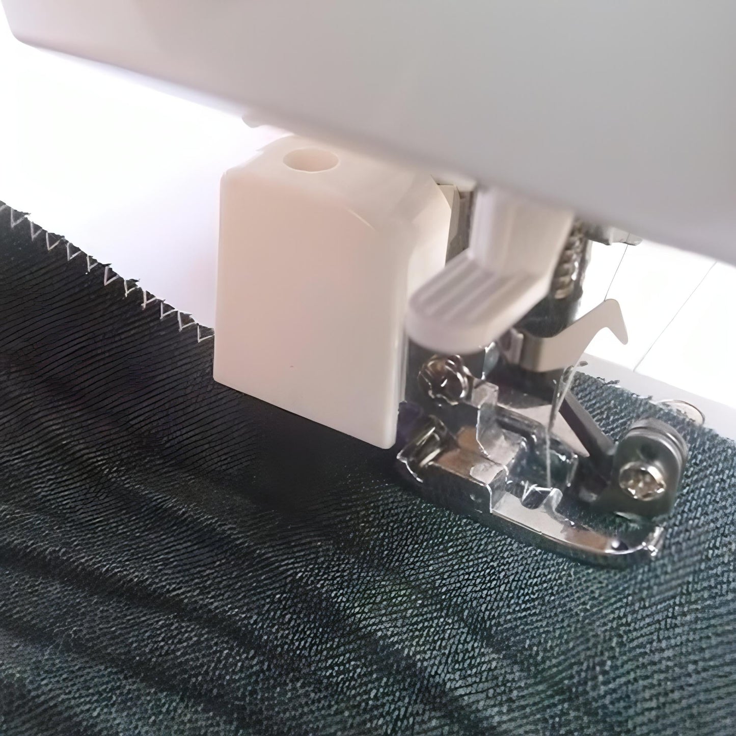 Side Cutter Overlocking Foot Attachment for Singer Sewing Machines - Cut and Hem as you sew