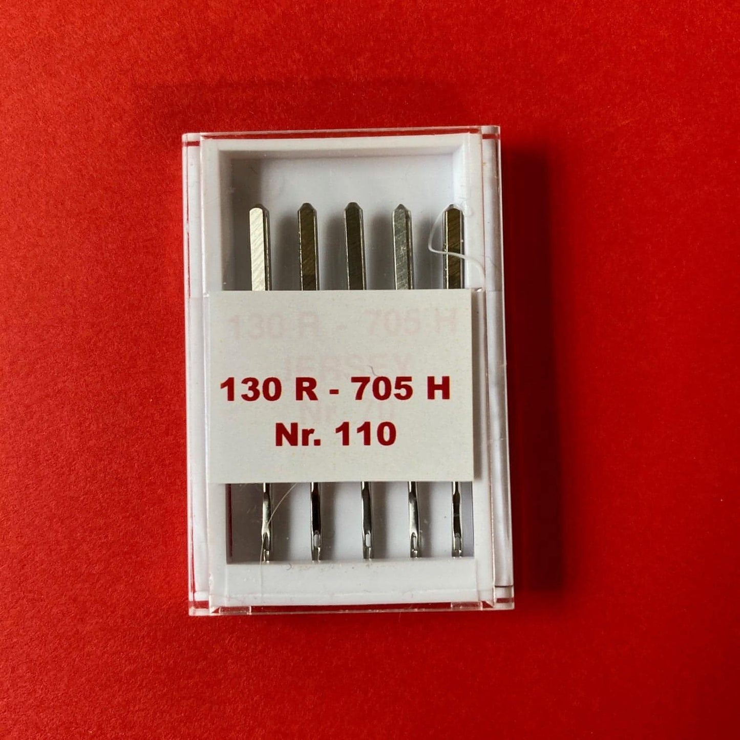 Singer Studio Universal Sewing Machine Needles - Size 110 (pack of 5)