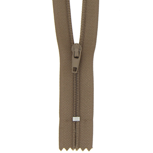 Olive Milward nylon dress zip, 40cm