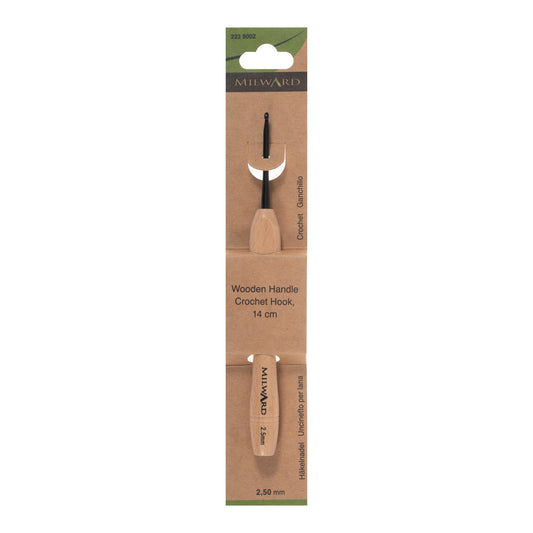 2.5mm crochet hook with beech wood handle