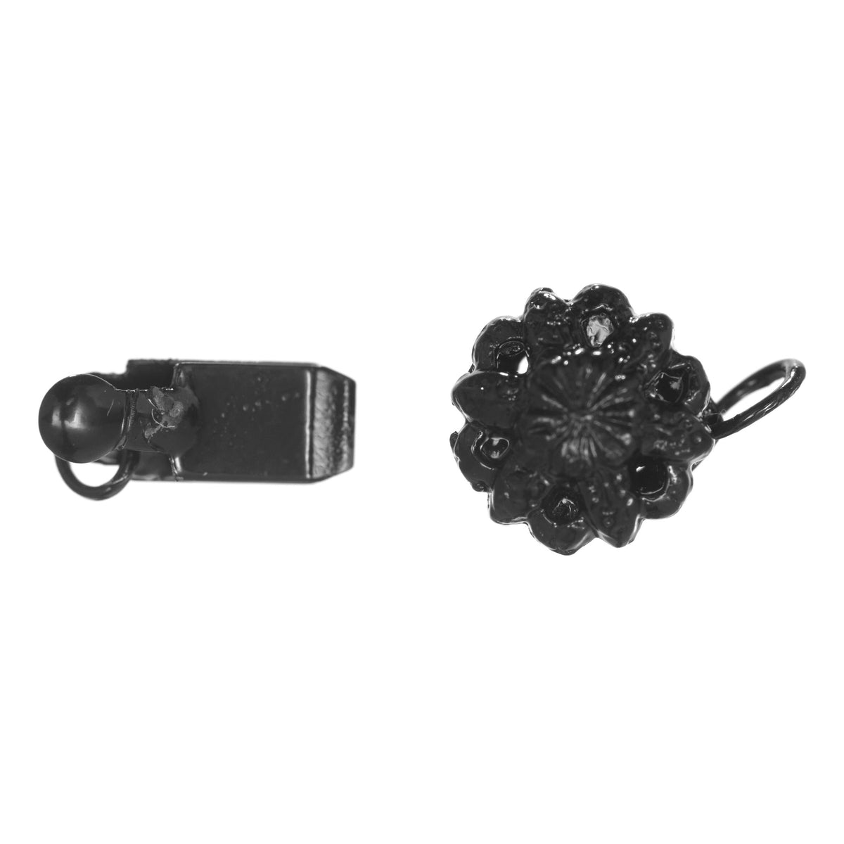Black flower-style necklace clasp