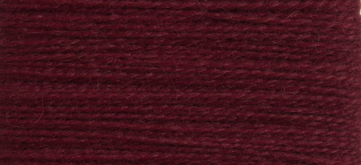 Card of Scanfil mending wool in burgundy