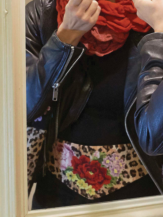 Tapestry belt with a baroque floral design