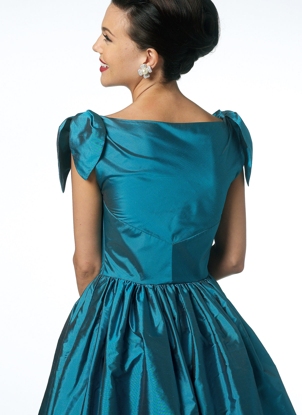 Butterick B5708 misses' dress sewing pattern envelope