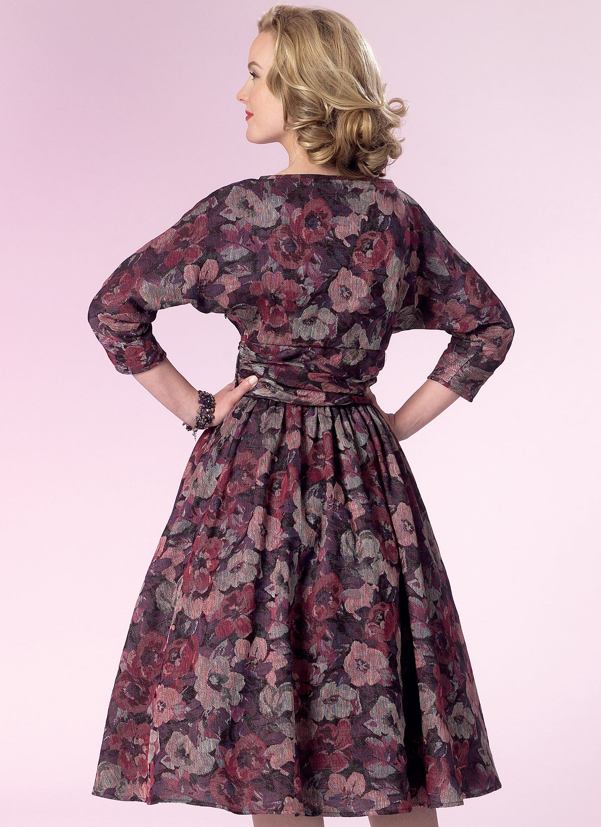 Butterick B6242 sewing pattern envelope showing women's pullover dress designs