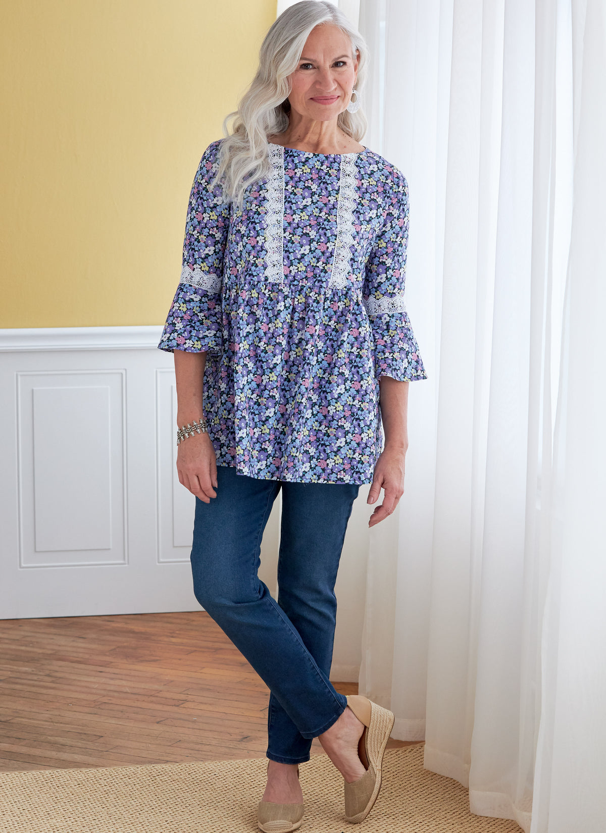 Butterick B6486 sewing pattern envelope showing misses pullover tops designs