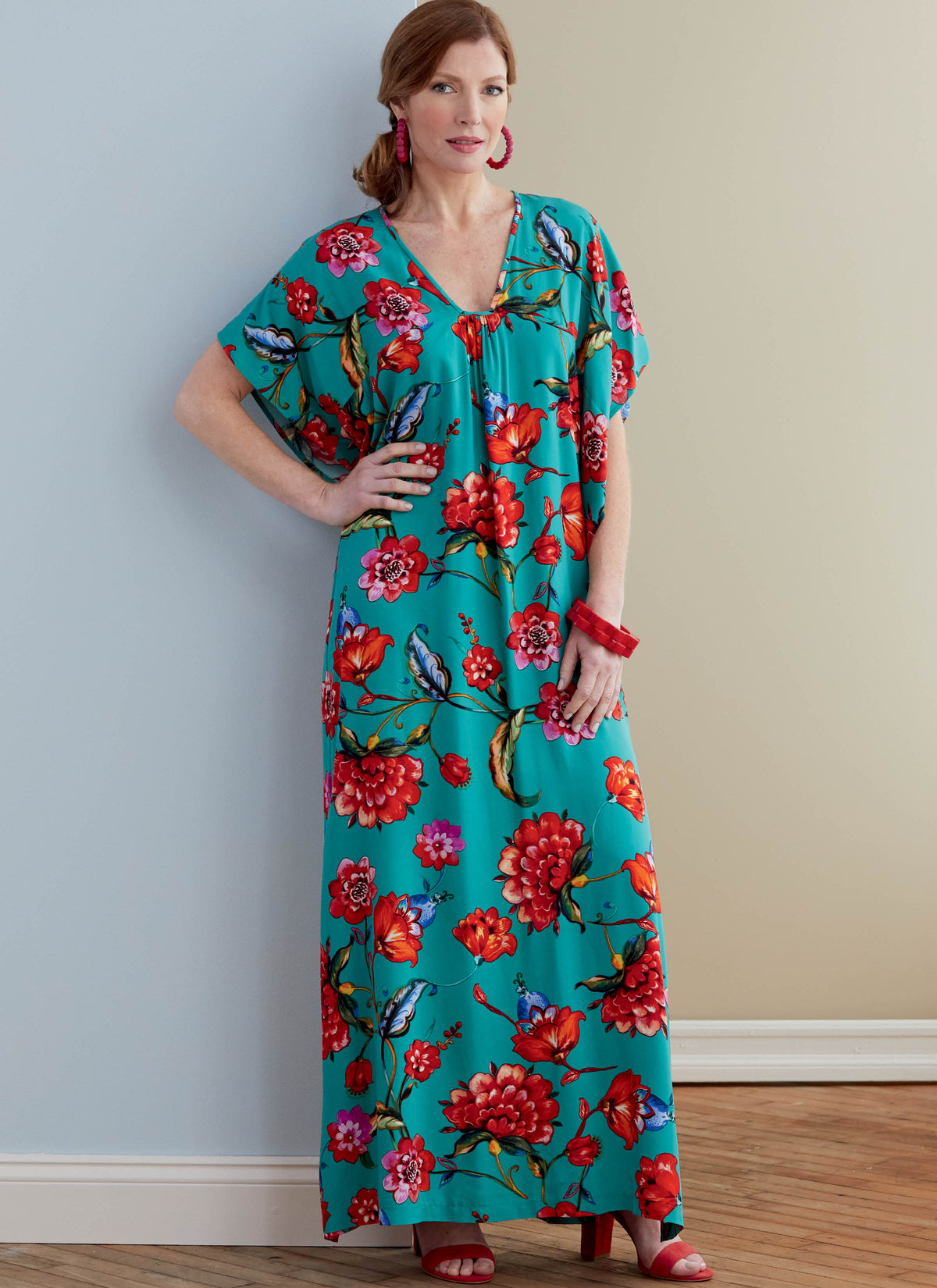 Butterick B6683 sewing pattern envelope showing a very loose-fitting tunic and kaftan