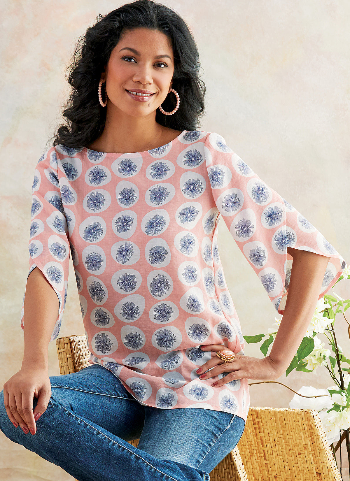 Butterick B6687 sewing pattern envelope showing a semi-fitted top