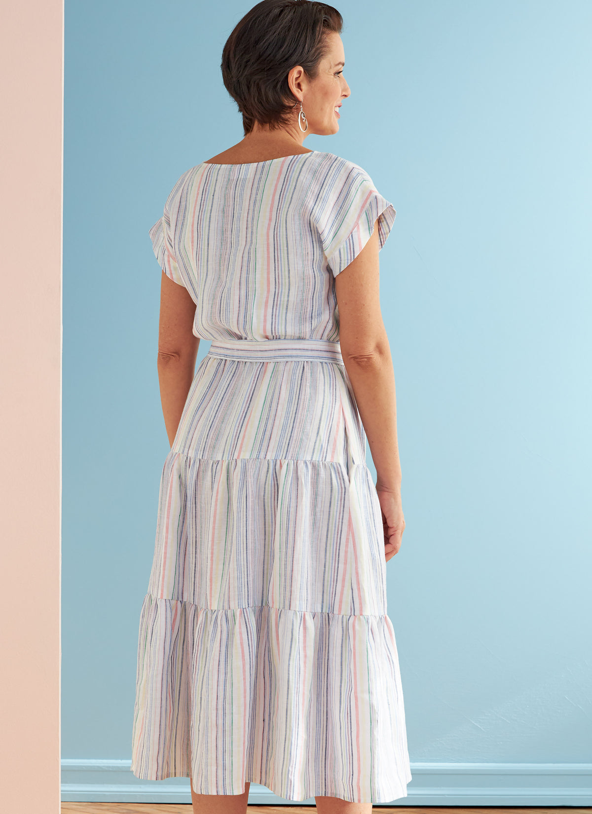 Butterick B6722 sewing pattern envelope showing a loose-fitting tiered dress with an elastic waist