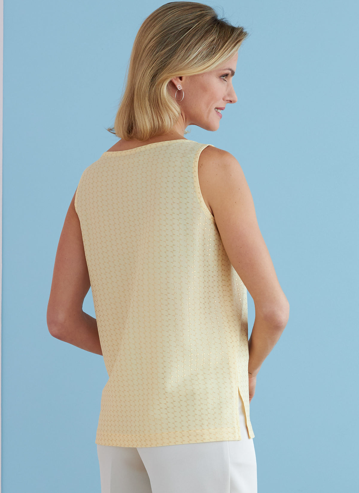 Butterick B6751 sewing pattern envelope showing misses' pullover top designs