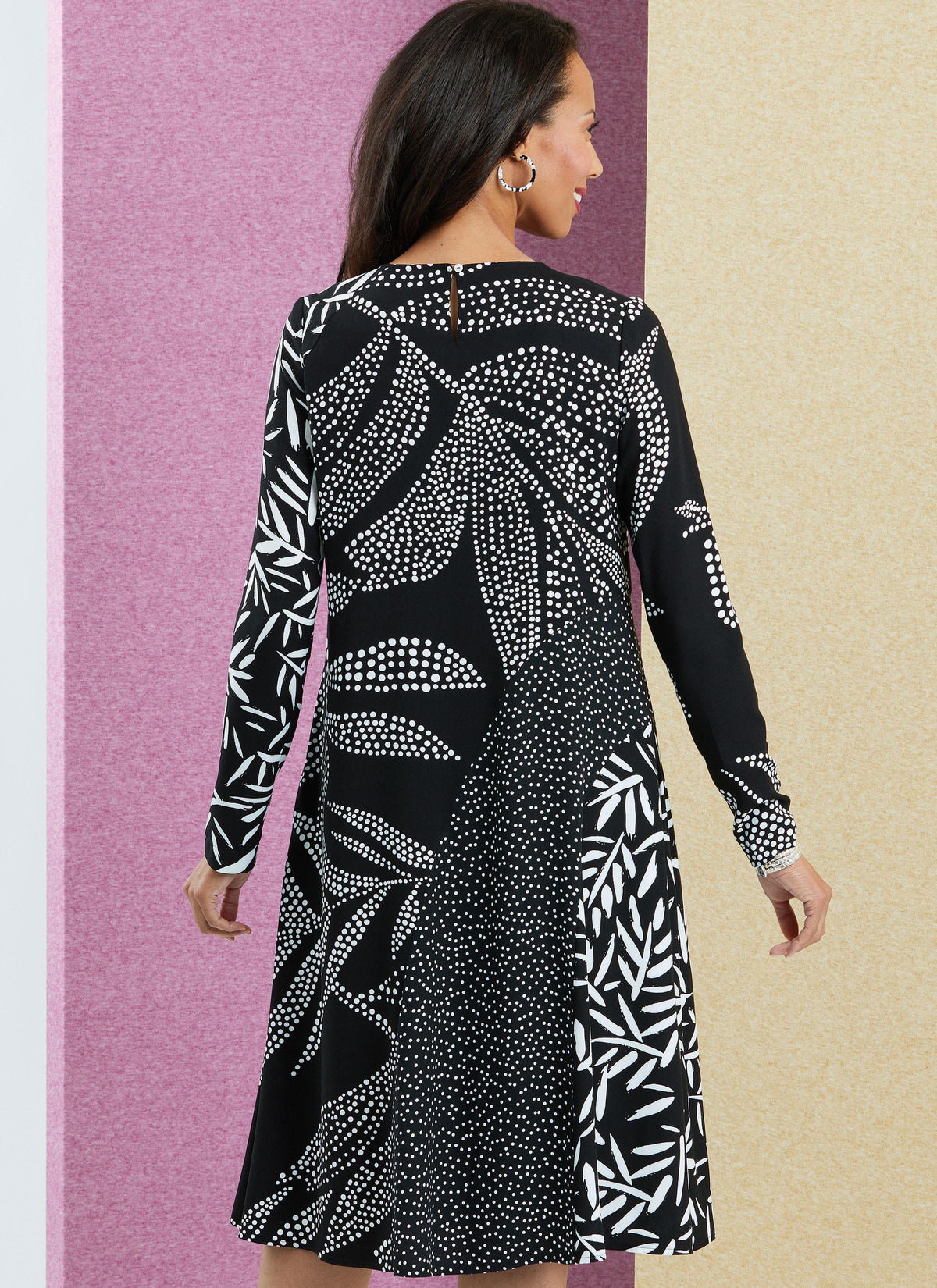 Butterick sewing pattern B6959 envelope showing a slightly flared pullover dress