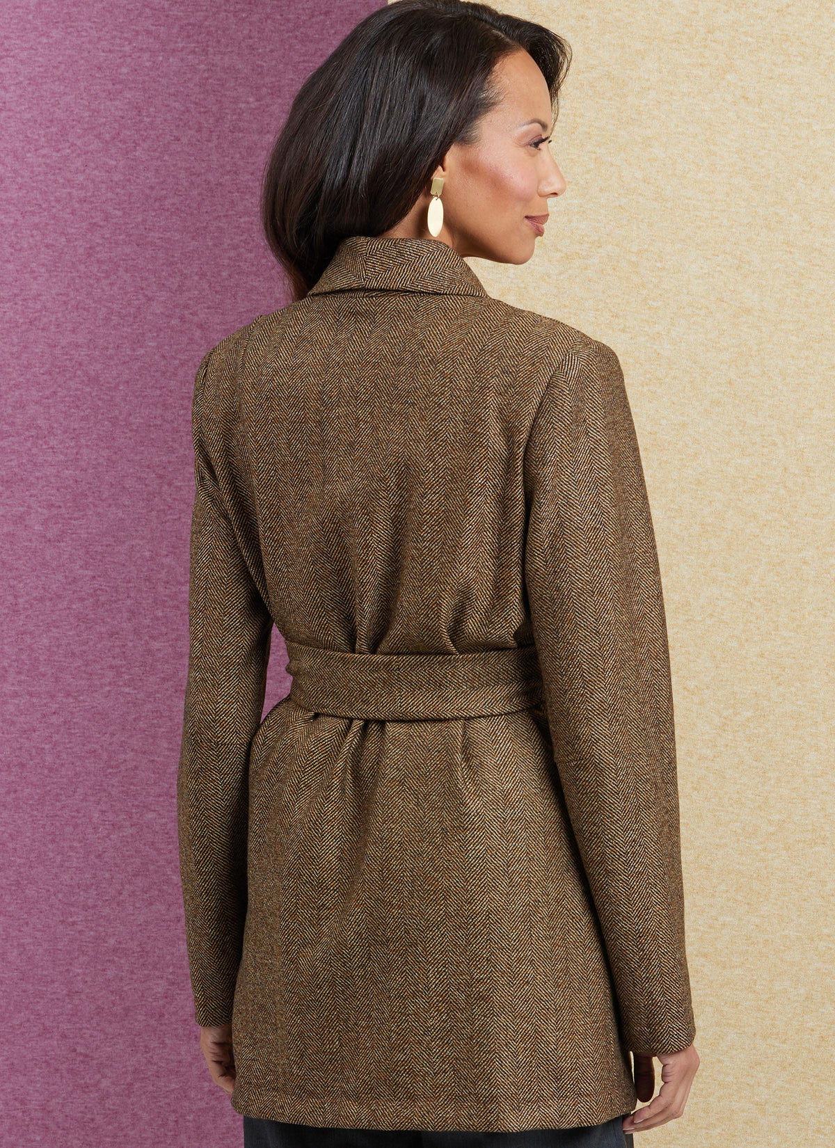 Butterick B6965 sewing pattern envelope showing a loose-fitting jacket in two lengths
