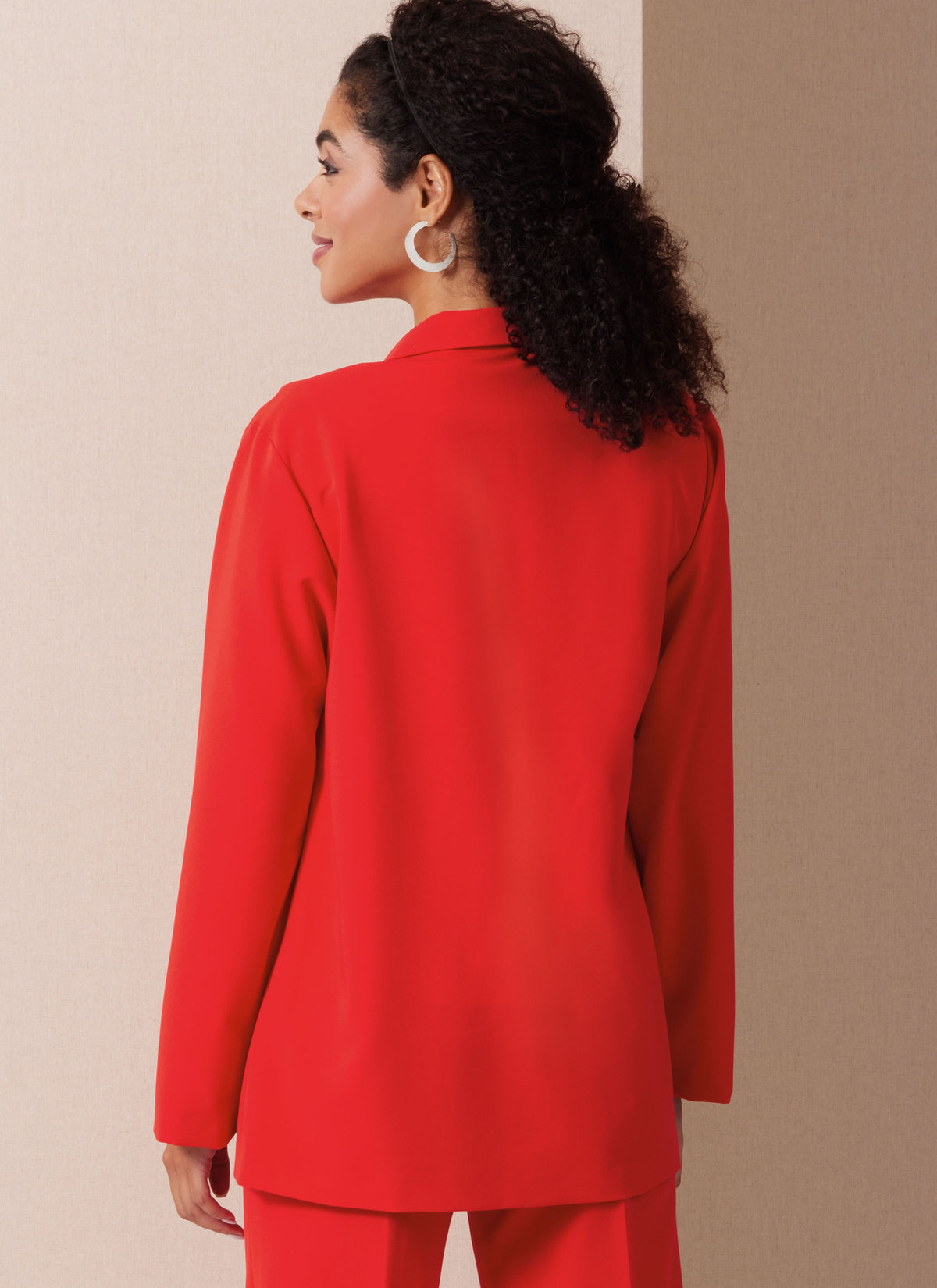 Butterick B6975 sewing pattern envelope showing a jacket with front patch pockets