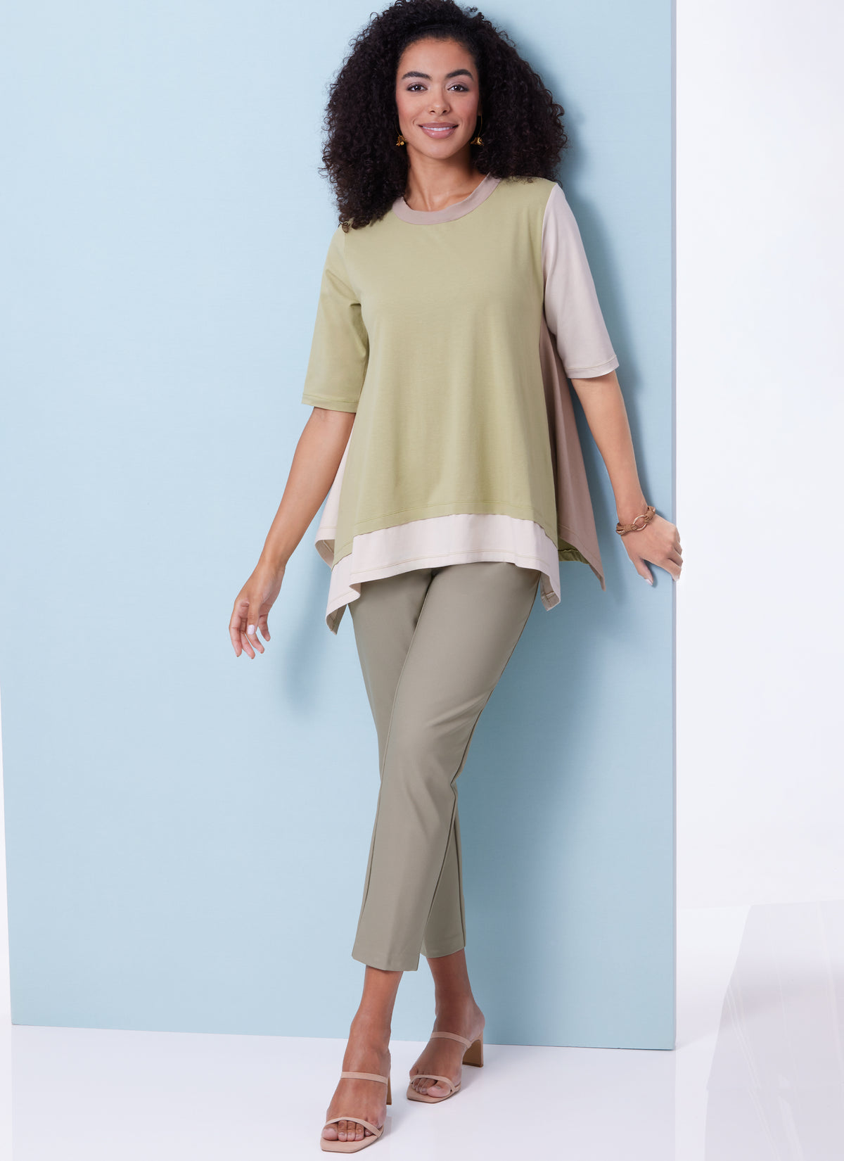 Butterick B6981 sewing pattern envelope showing tunic tops