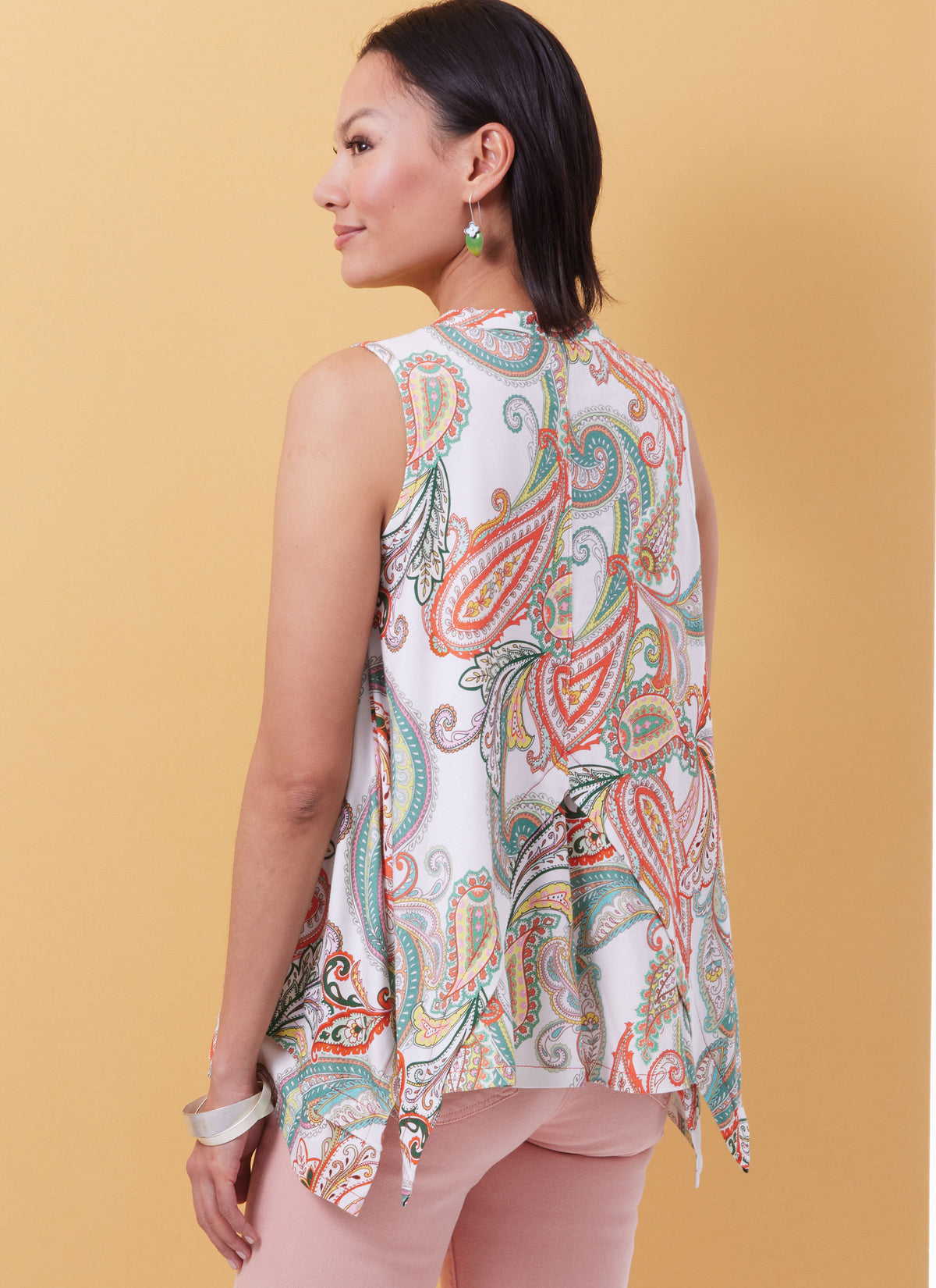 Butterick B6981 sewing pattern envelope showing tunic tops