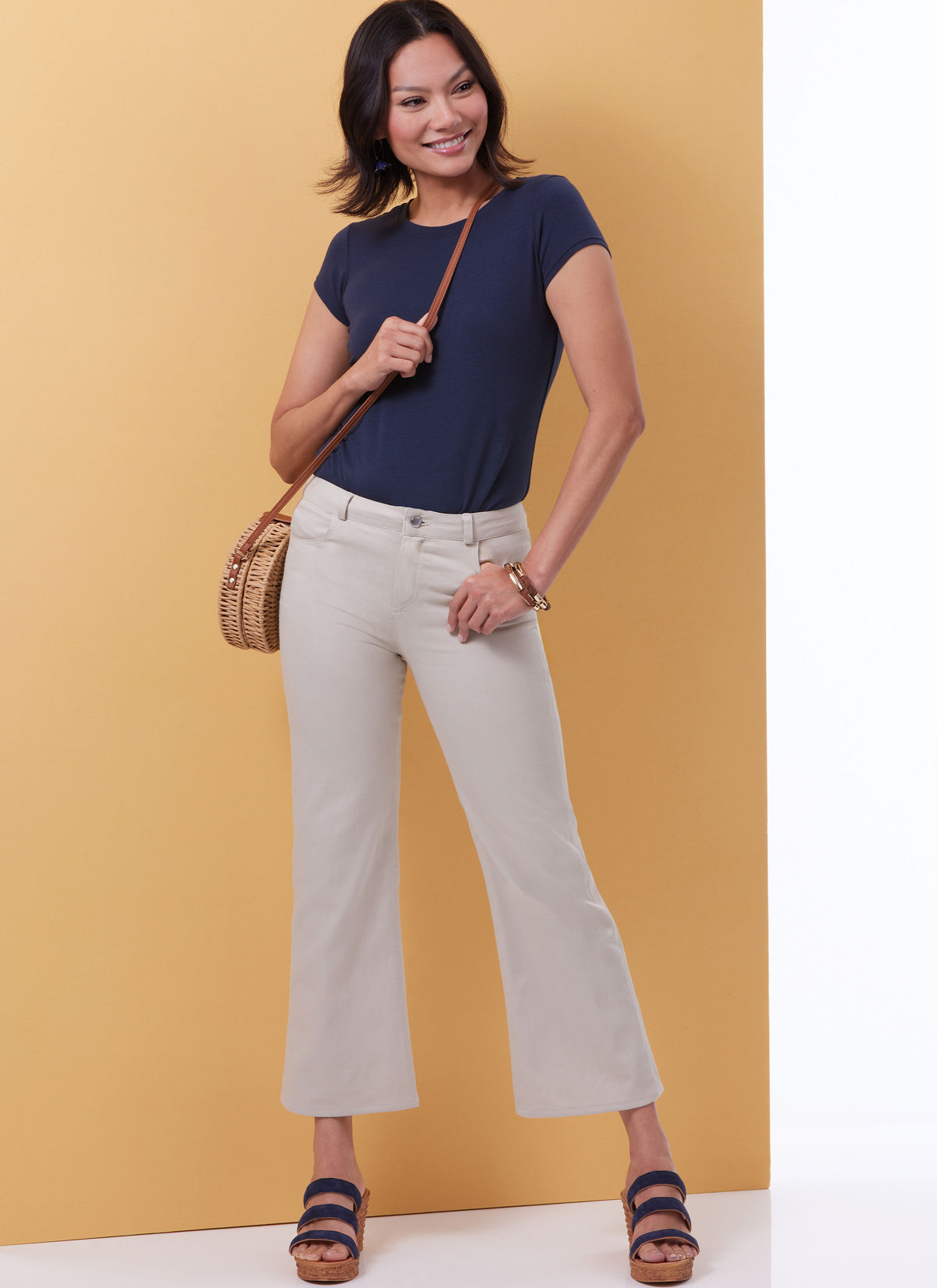 Butterick B6982 sewing pattern envelope showing a very loose-fitting pullover tunic
