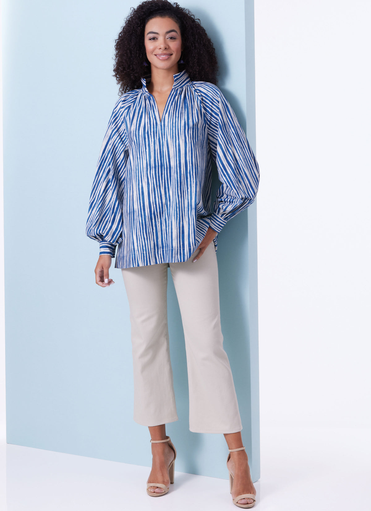 Butterick B6982 sewing pattern envelope showing a very loose-fitting pullover tunic