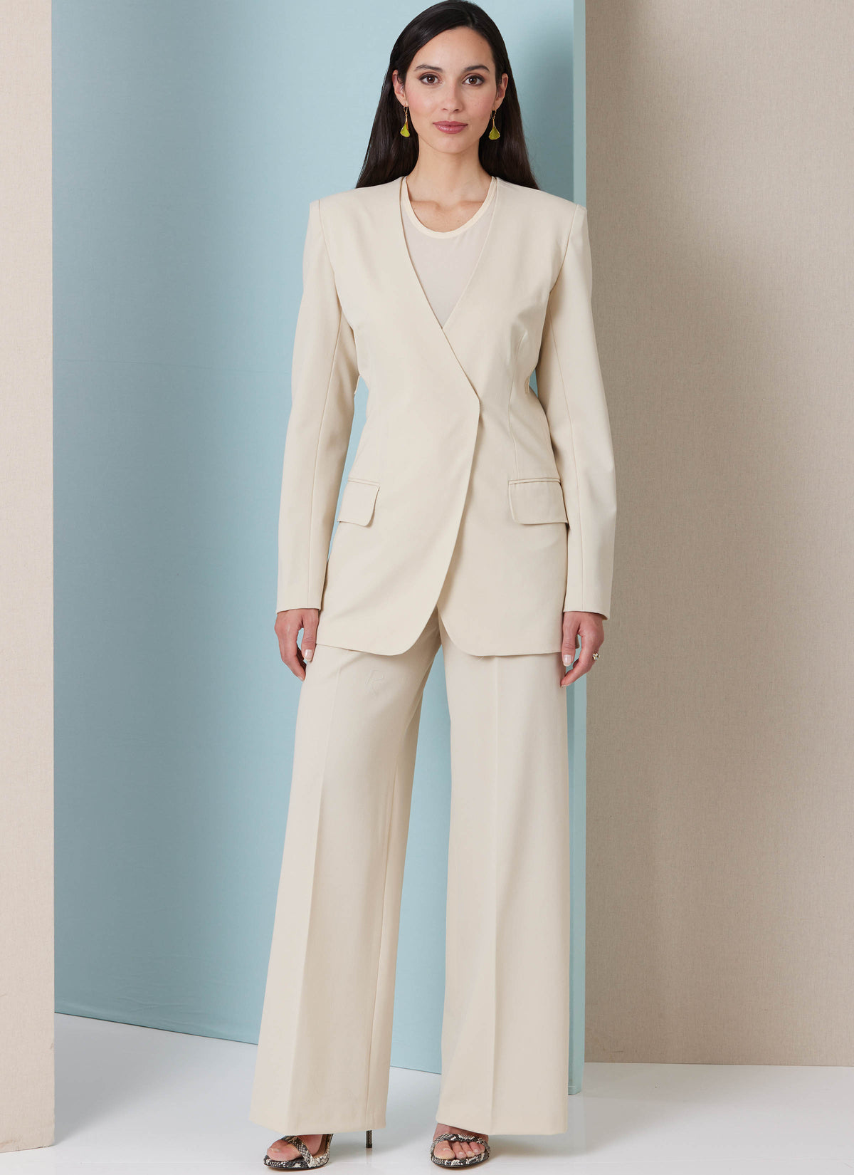 Butterick B7081 sewing pattern envelope showing a semi-fitted, fully lined jacket
