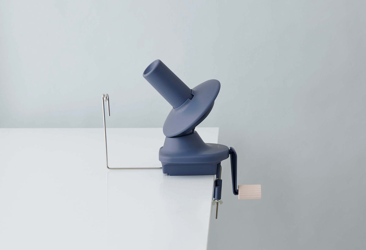 Clover yarn ball winder in smoky blue and pink beige
