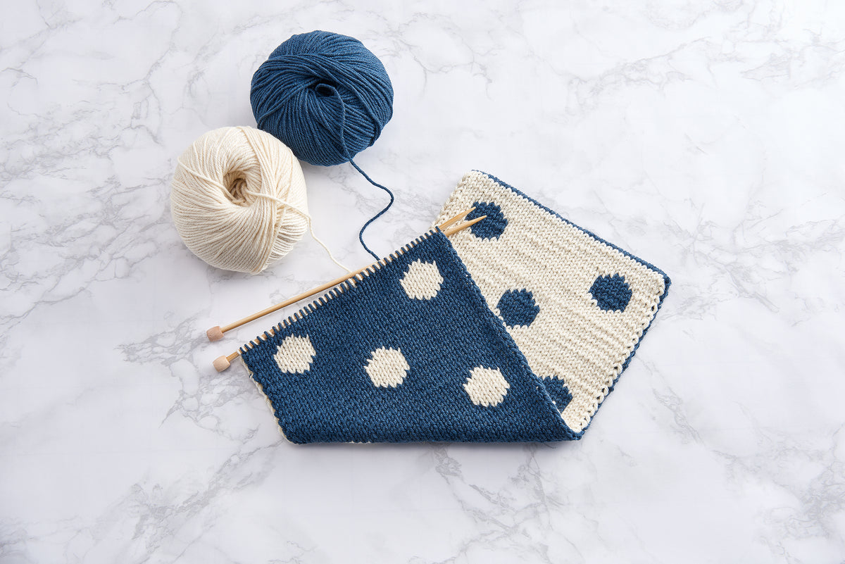 Clover large ring yarn guide for knitting in packaging