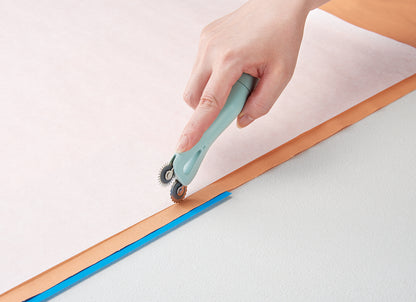 Clover Grip Fit tracing wheel with three wheel heads