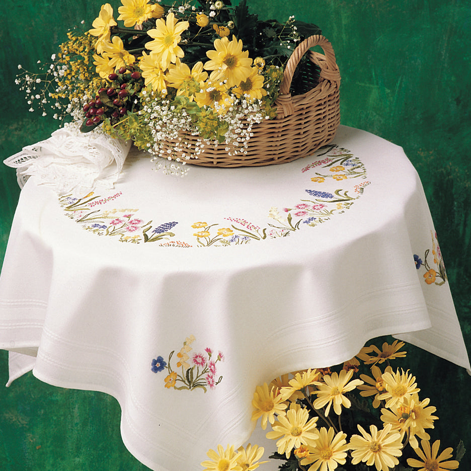 Anchor Spring Garland embroidered tablecloth