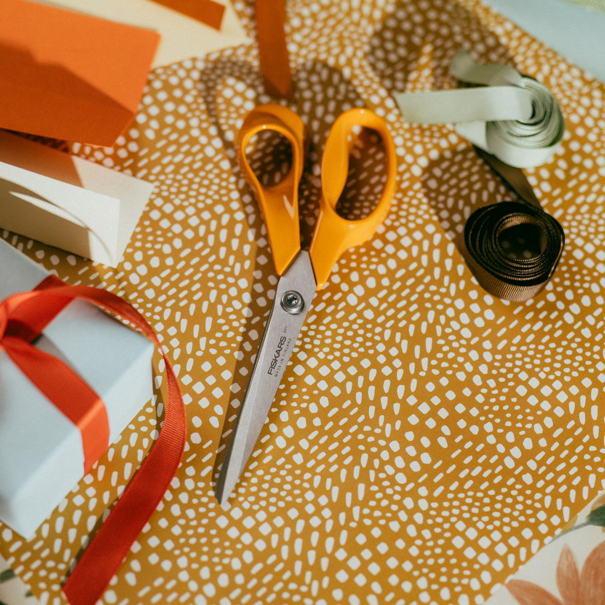 Fiskars Classic 25cm large scissors with orange handles