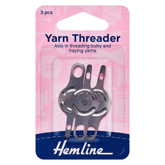 Two double-ended yarn threaders in Hemline pack
