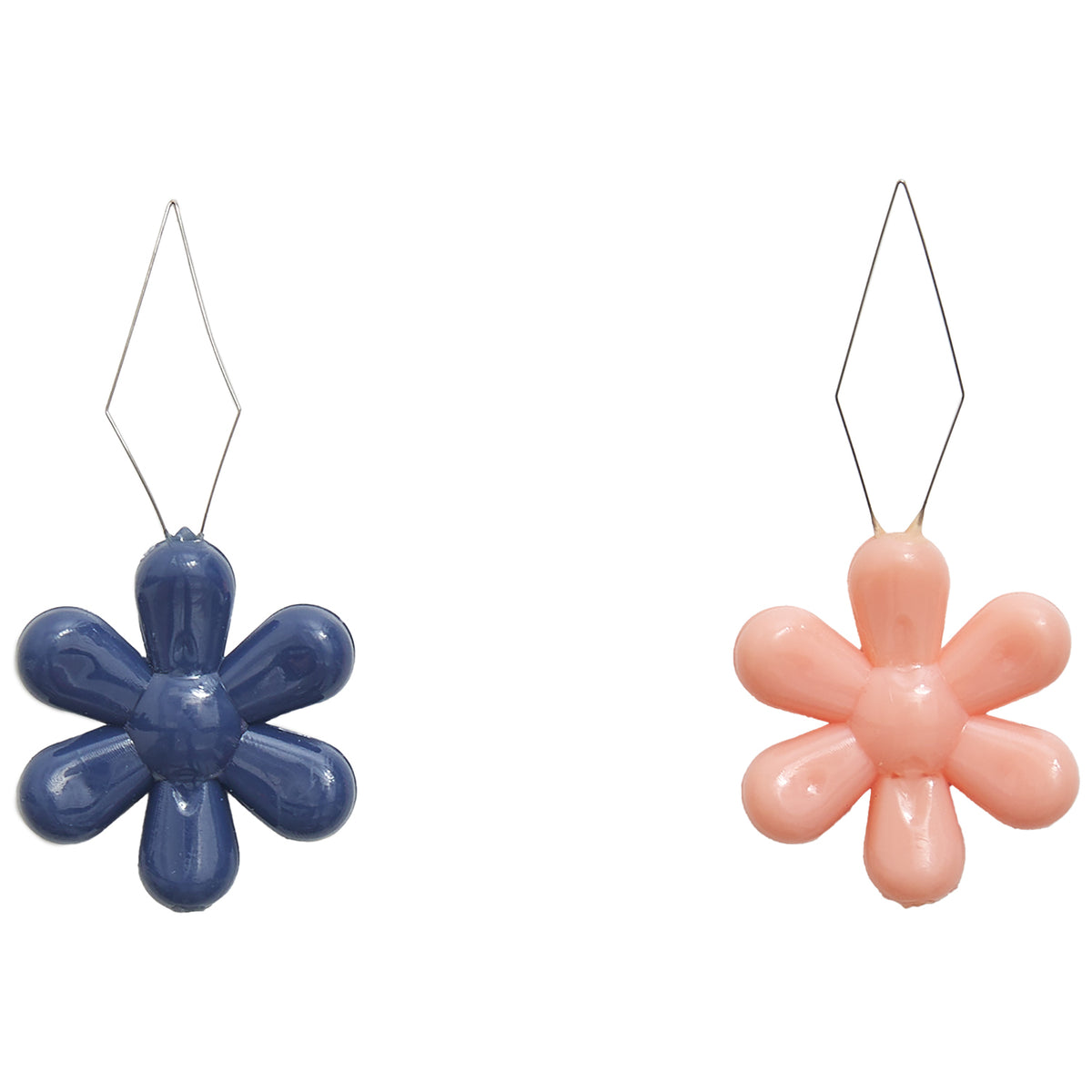 Blue and pink flower needle threaders
