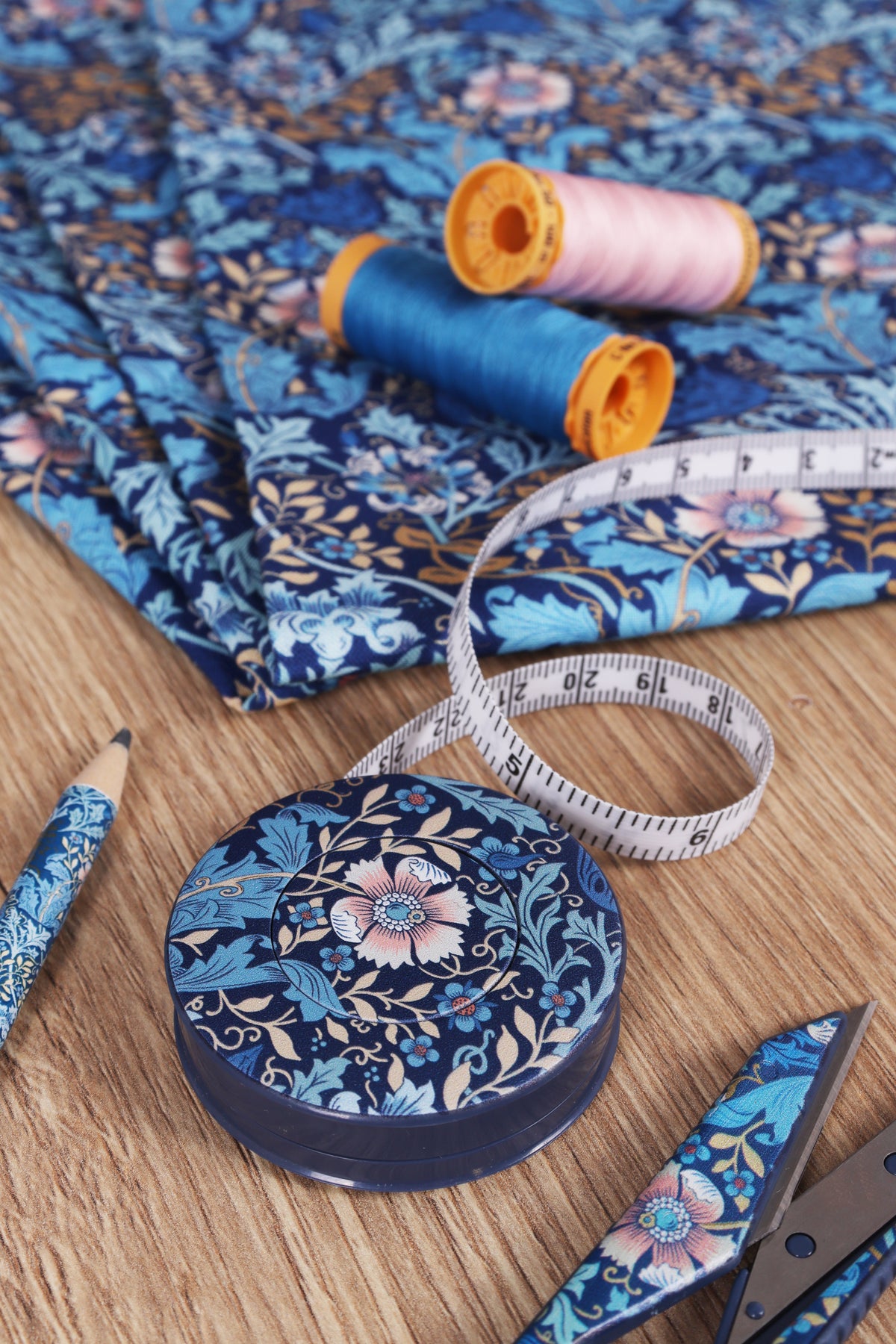 Round printed retractable tape measure