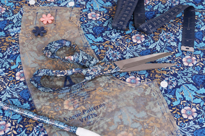 Dressmaking shears with woodblock floral printed handles