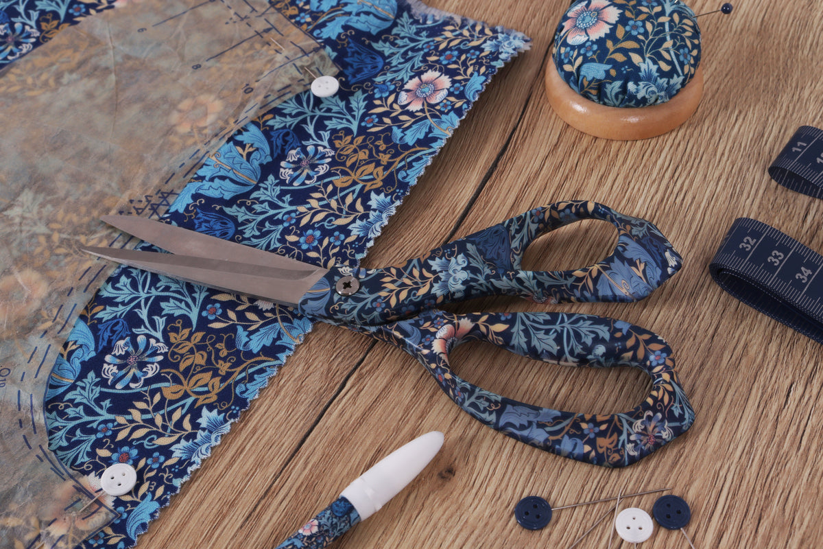 Dressmaking shears with woodblock floral printed handles