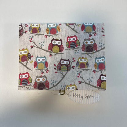 Hoot Hoot Thread Spool Storage Box with 18 x thread bundle
