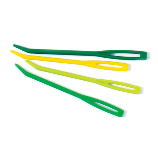 Four tapestry needles in two sizes