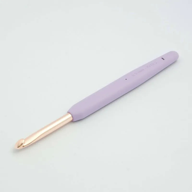 KnitPro Vybe 6.5mm crochet hook with lavender handle and rose-gold hook